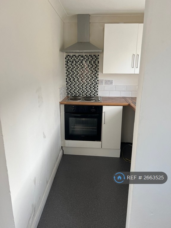 1 bedroom flat in Off Outram Street, Darlington, DL3 (1 bed) (#2663525)