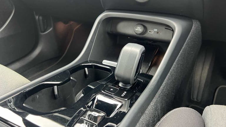 2022 Volvo XC40 2.0 B3P Plus Dark 5dr Auto SUV Petrol Automatic
