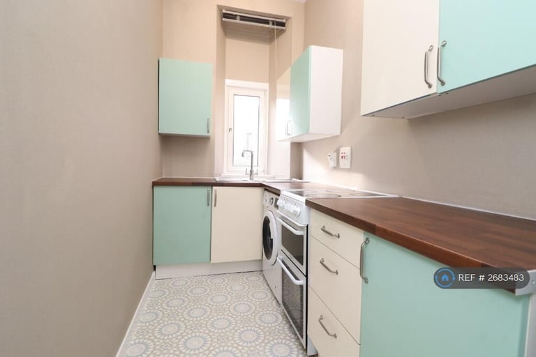 2 bedroom flat in Boyd Street, Glasgow, G42 (2 bed) (#2683483)