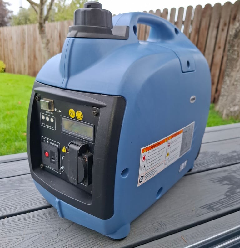 Hyundai 1000W Portable Petrol Inverter 4-stroke suitcase style generator Generator - HY1000Si