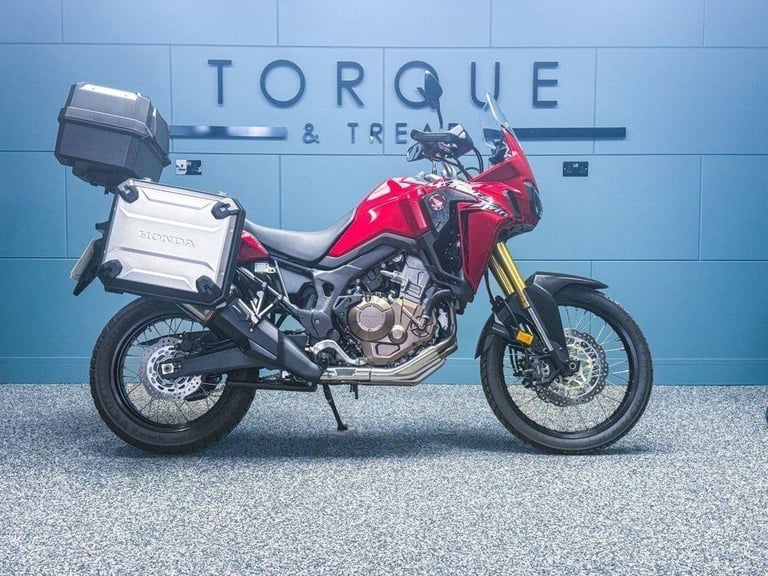 2017 17 HONDA CRF1000L AFRICA TWIN 1000 MANUAL - LOW MILES - FULL LUGGAGE