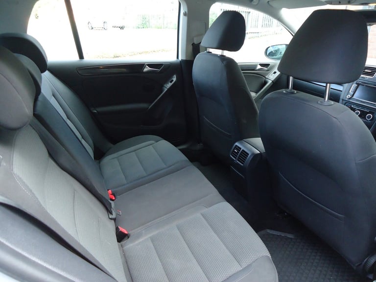 VOLKSWAGEN GOLF 1.6 TDI Match Silver Auto Diesel 2012