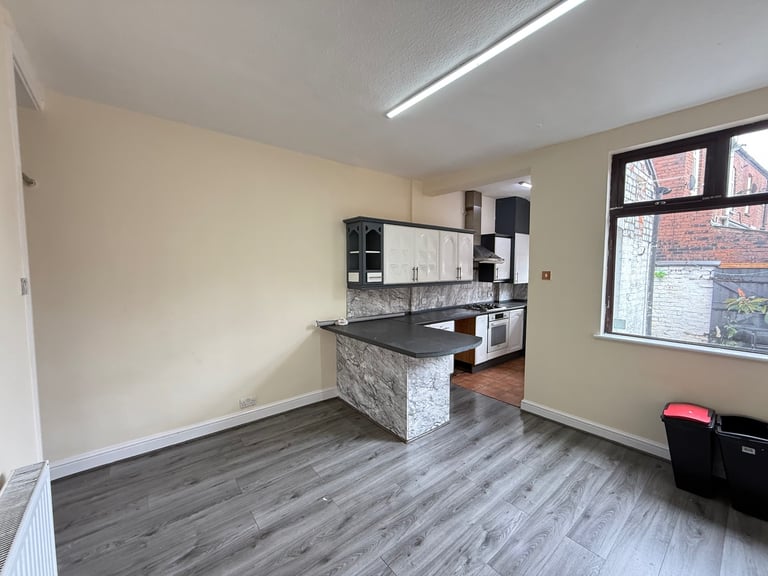 TO LET – IMMACULATE 2 BED TERRACE HOME in ABBEY HEY GORTON, MANCHESTER, (M18 Area)