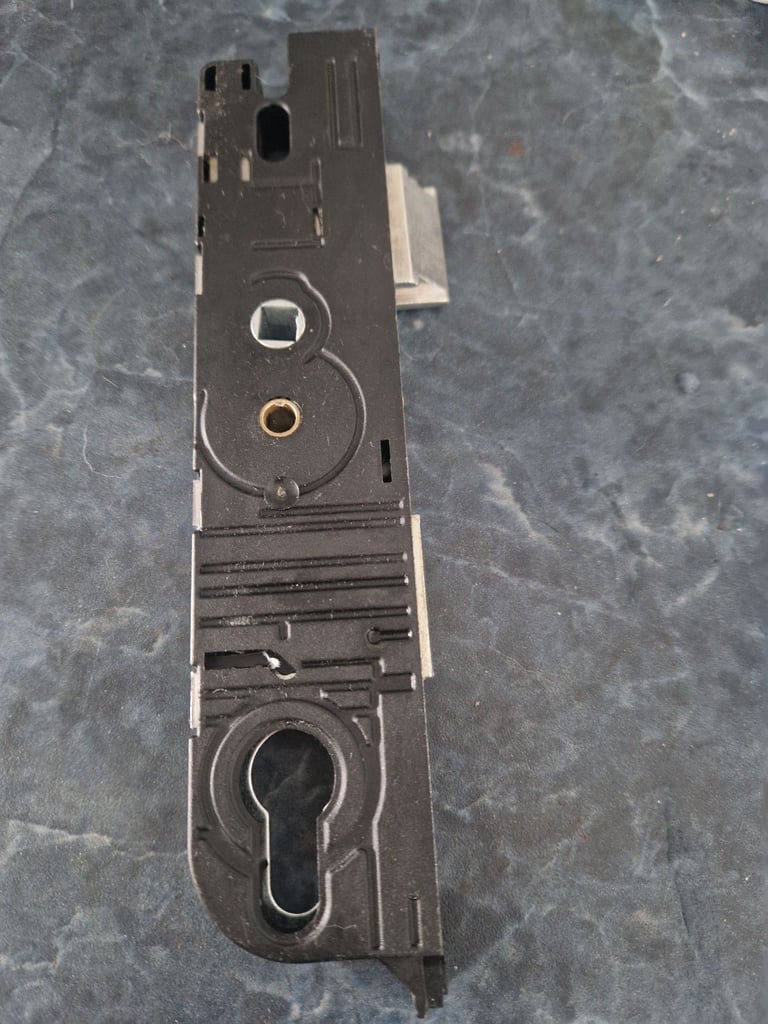 GU New Style Genuine Multipoint Gearbox - 28mm backset 92pz