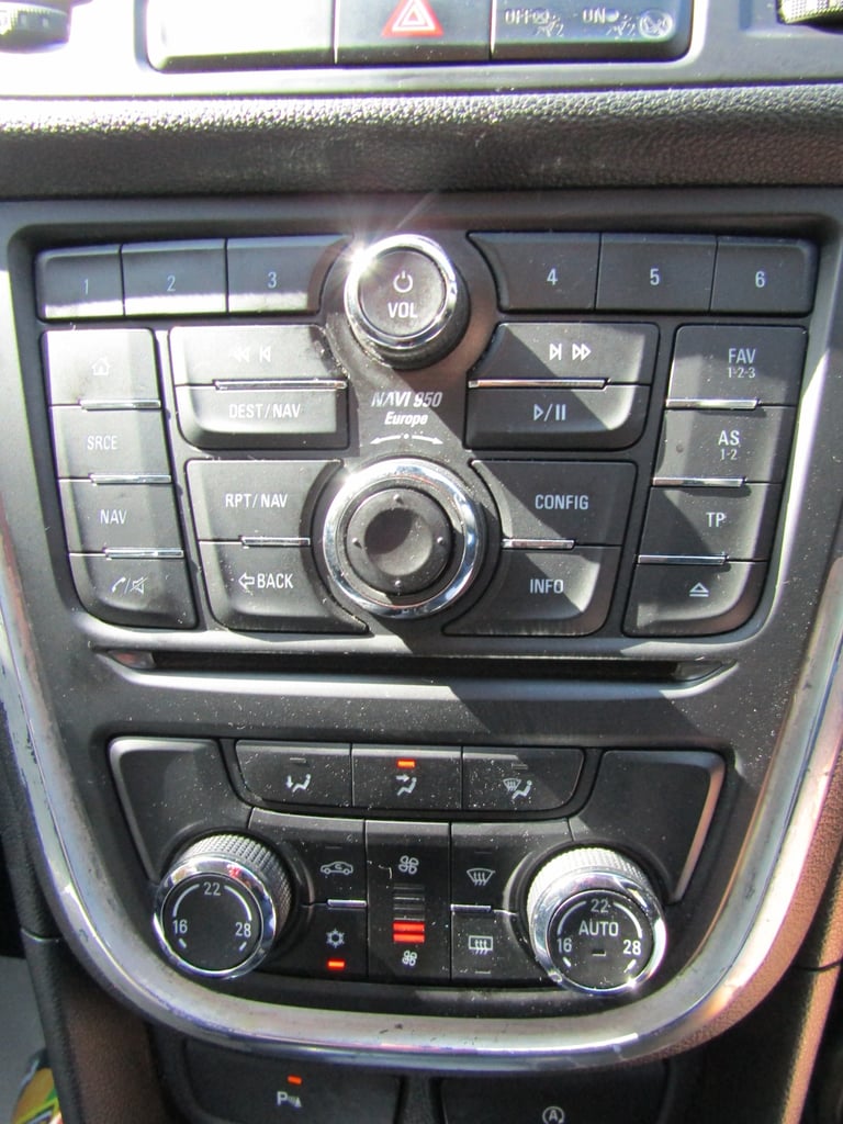 VAUXHALL MOKKA 1.6 CDTI TECH LINE - 1 OWNER - £35 TAX - FSH - NEW MOT 