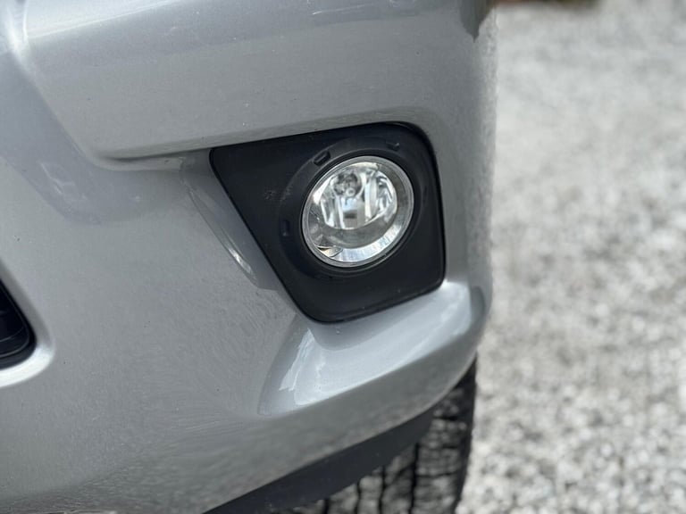 2018 Toyota Hilux 2.4 D-4D Invincible Auto 4WD Euro 6 (s/s) 4dr (TSS) PICK UP Diesel Automatic