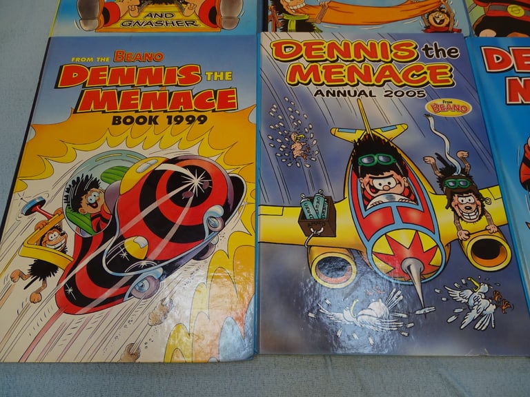 Job lot bundle 7x Dennis the Menace comic annuals 1988 to 2005
