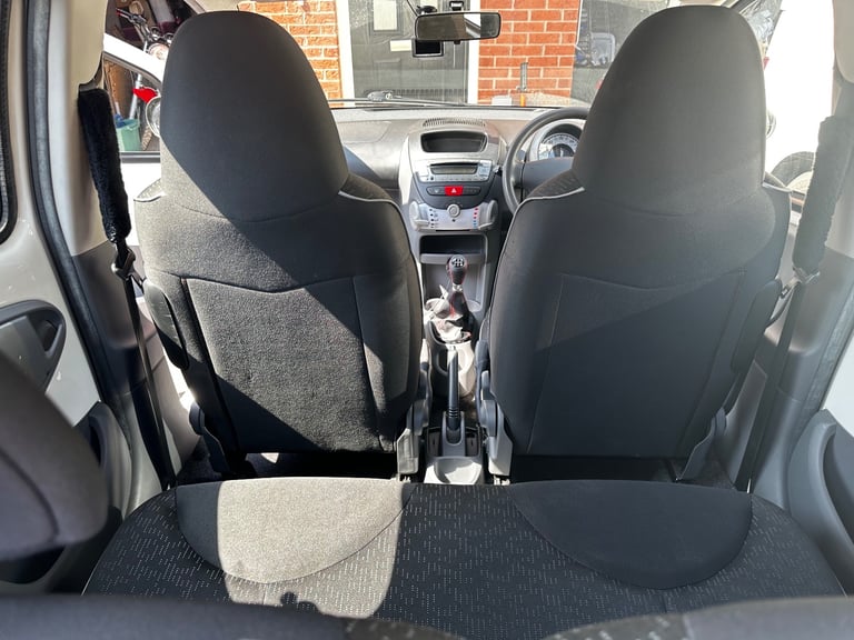 Peugeot, 107, Hatchback, 2011, Manual, 998 (cc), 5 doors