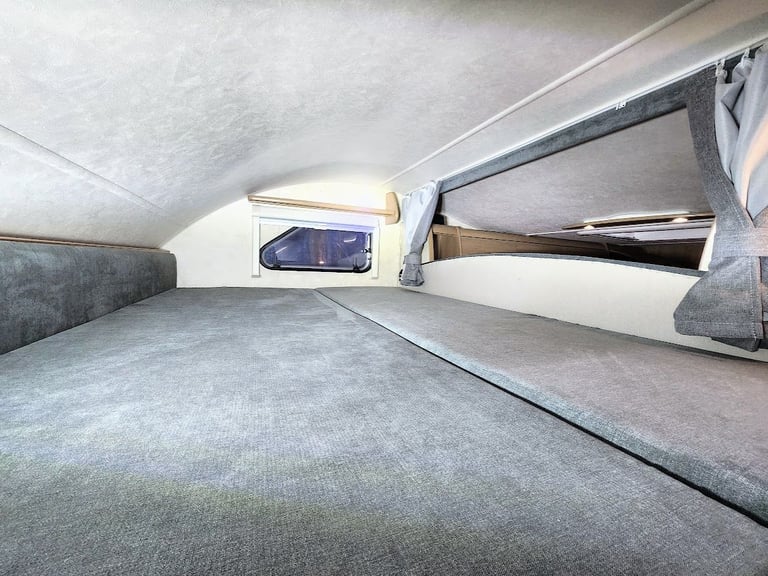 STUNNING Luxury Spacious Motorhome, 36k Miles! Full MOT, 6-Belts, Awning, Solar, Extras - ON SALE!