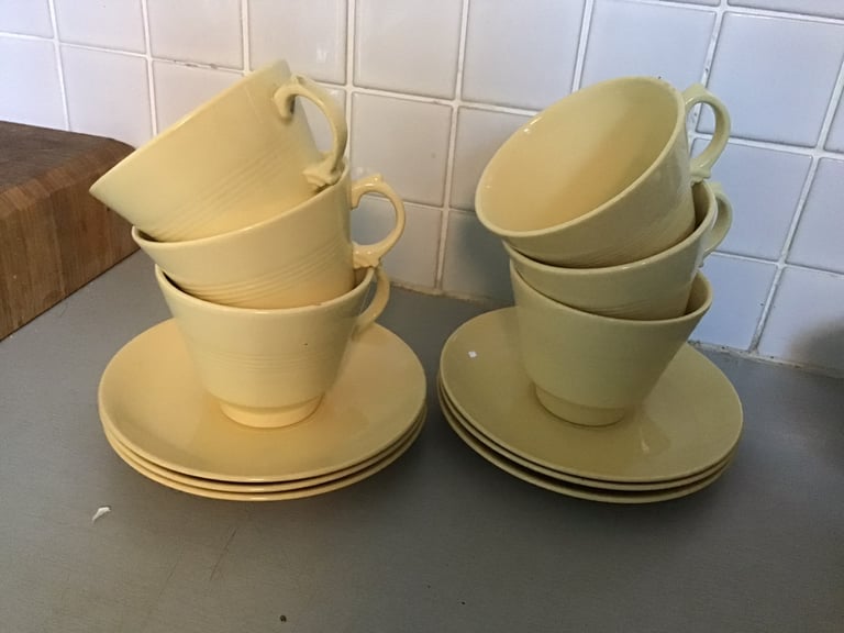 6 stylish Vintage cups and saucers yellow - weddings parties T party 