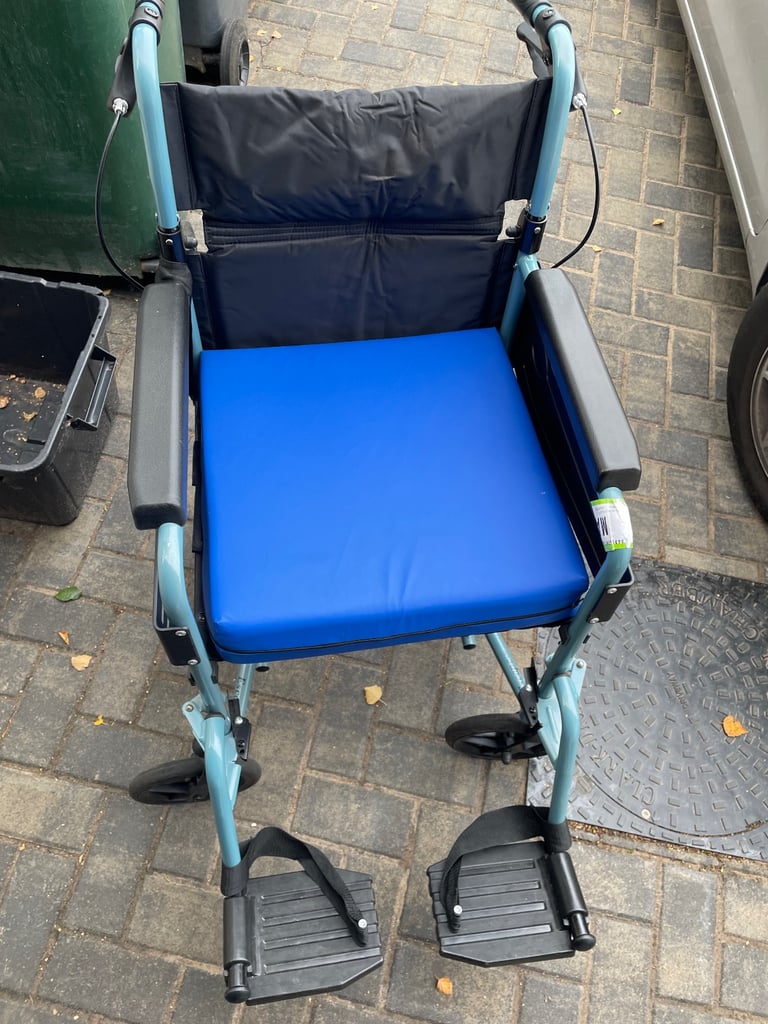 Days extra light manual pushing wheelchair
