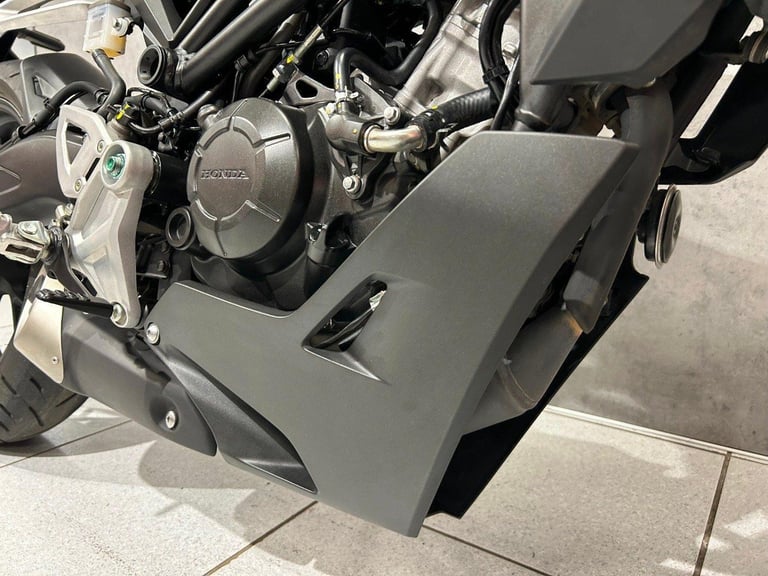 75/2025 Honda CB125R - ONLY 532 MILES!! - STUNNING!