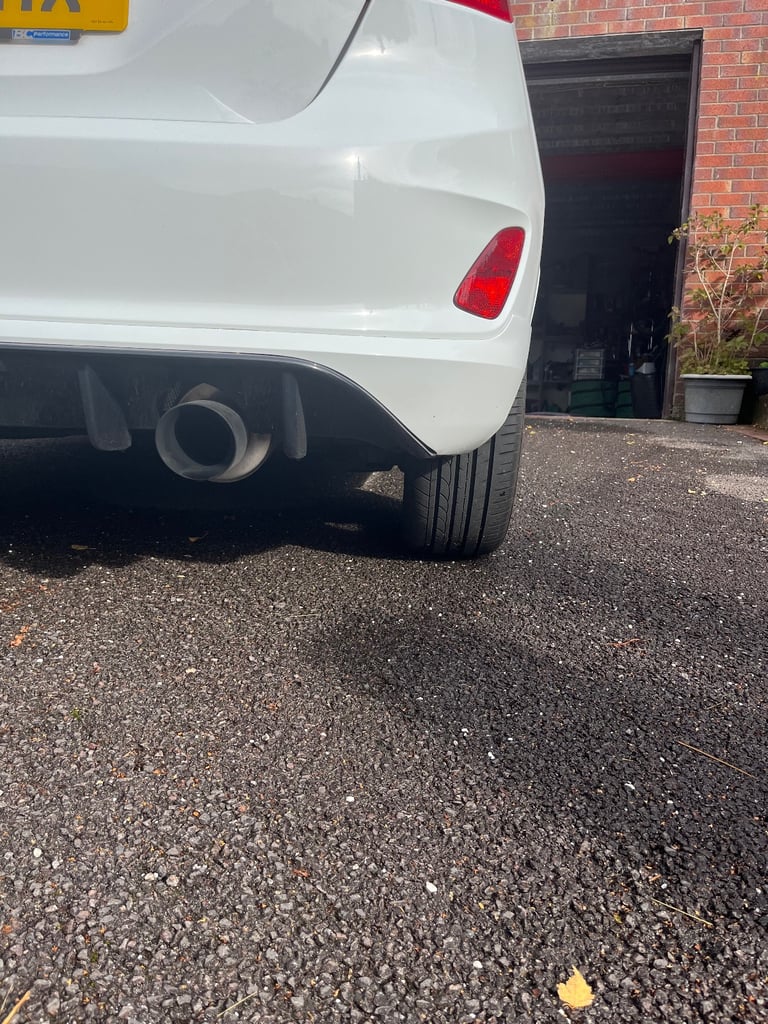 2018 1L Ford Fiesta ST Line - 3 door - White - B&O speaker system 