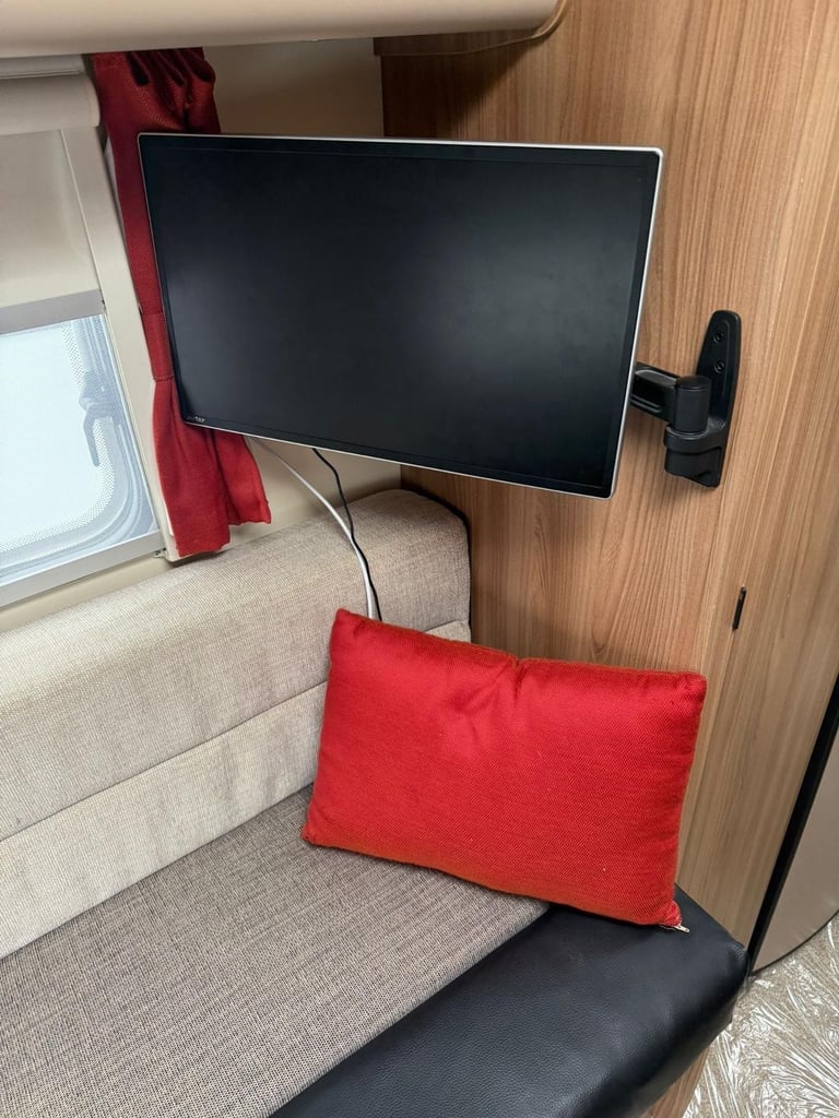2015 - Bailey Approach Advance 615 - 2.2ltr - 29,000 Miles - 3 Berth / 4 Belts 