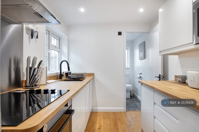 2 bedroom house in Clewer Fields, Windsor, SL4 (2 bed) (#2576431)