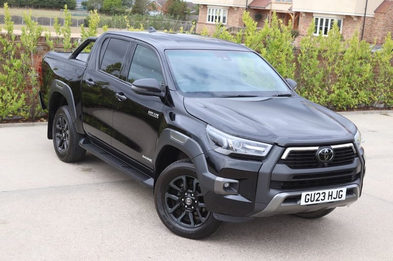 2023 Toyota Hilux 2.8 D-4D Invincible X Pickup Double Cab 4dr Diesel Auto 4WD Euro 6 (s/s) (2 PIC...