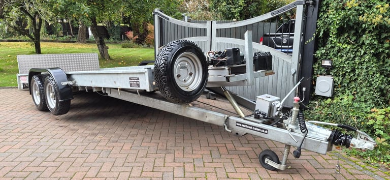 PLANT TRAILER CAR WESSEX MACHINE FARM TILT FLAT BED FREE IFOR WILLIAMS KEY RING