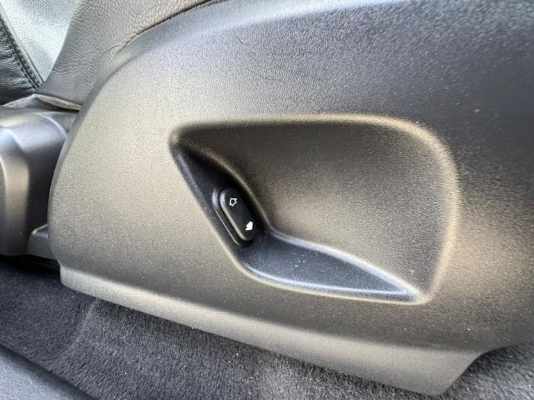 2012 62 LAND ROVER RANGE ROVER EVOQUE 2.2 SD4 PURE SUV 5DR DIESEL AUTO 4WD EURO