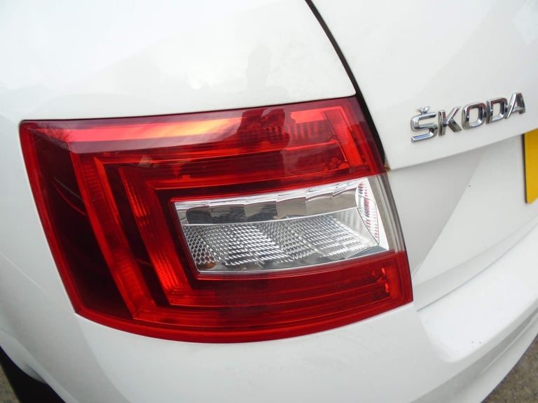 2015 Skoda Octavia 1.6 TDI Elegance Euro 5 (s/s) 5dr Diesel