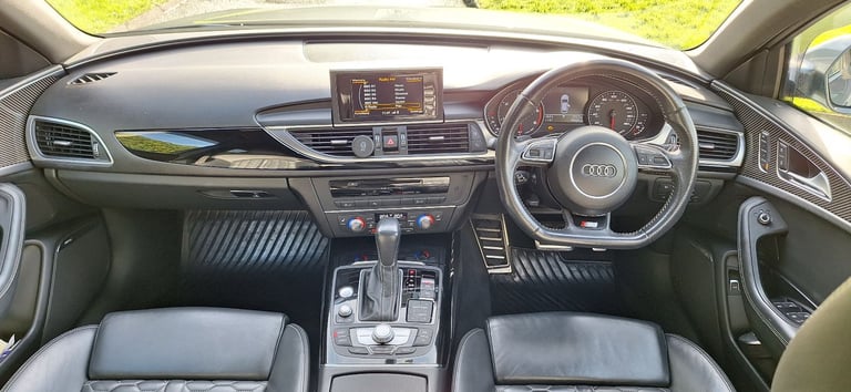 Audi A6 S-Line Black Edition 2.0 TDI (RS6 interior)