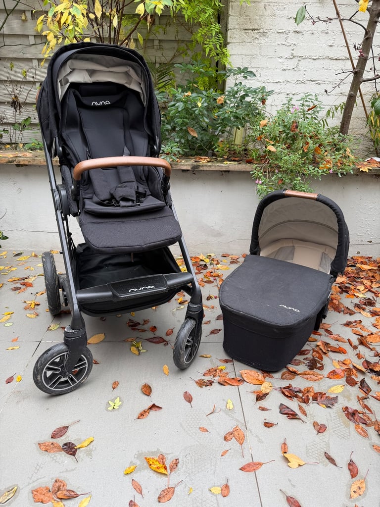 Nuna Mixx Next pram and carry cot RRP £1000