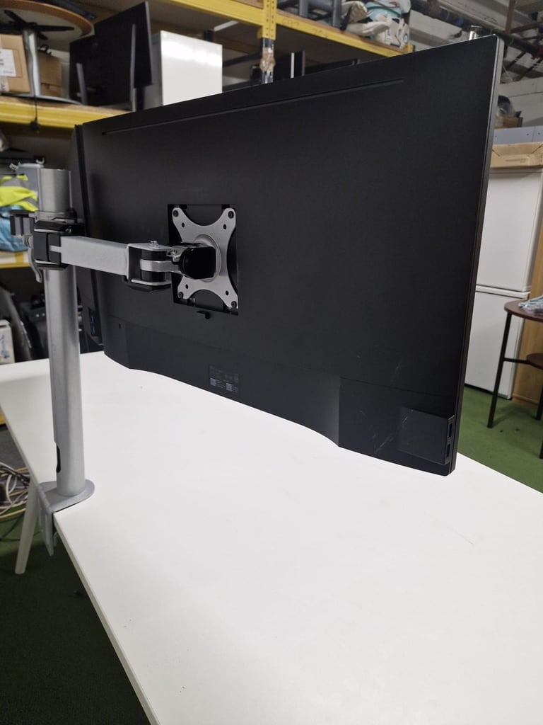 Dual Dell 27 inch Hdmi monitors with a dual arm setup (50 available)