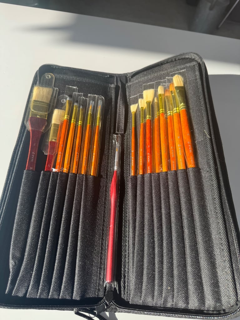 🖌️ Complete Artist Brush Set with Travel Case 🎨