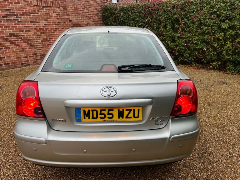 Toyota Avensis 2.2 D-4D , full year MOT, bargain, leather, FSH, cheap car, Diesel Toyota