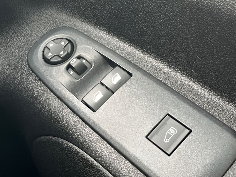  Vauxhall Combo Electric 2300 50kwh Sportive Panel Van 6dr Electric Auto L2 H1