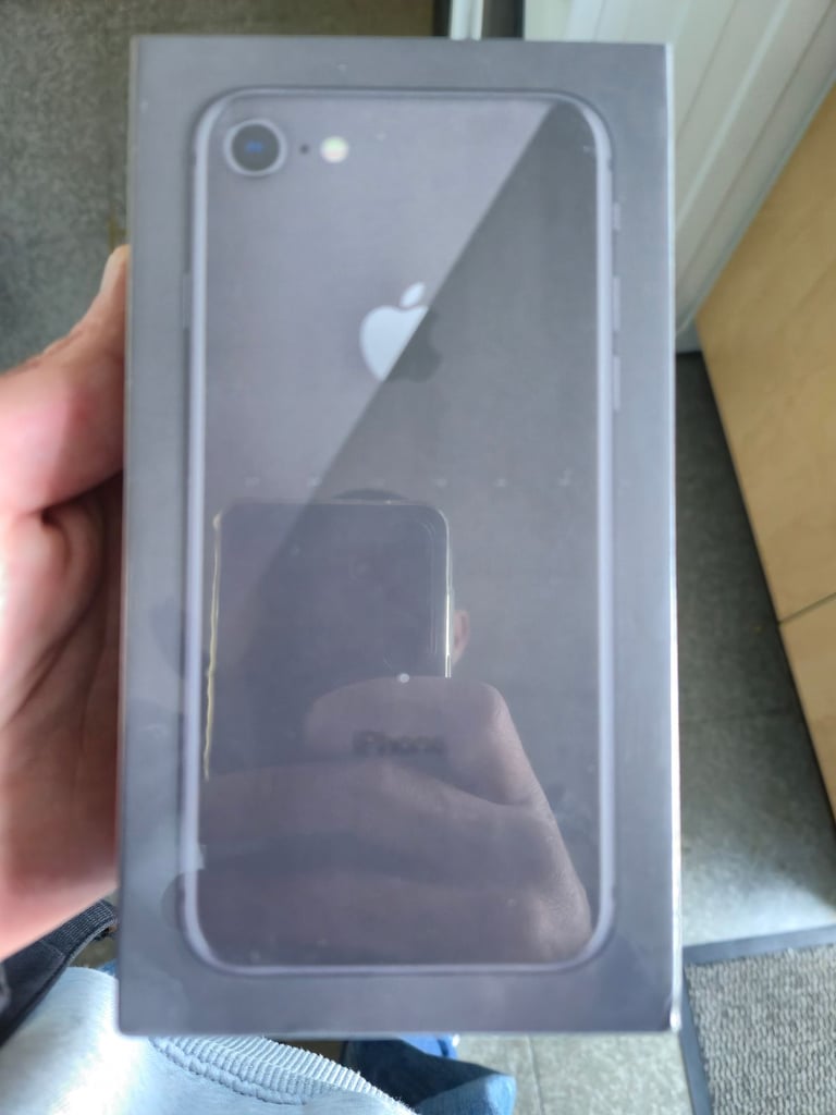 Apple iPhone 8 (£60 if you collect today)