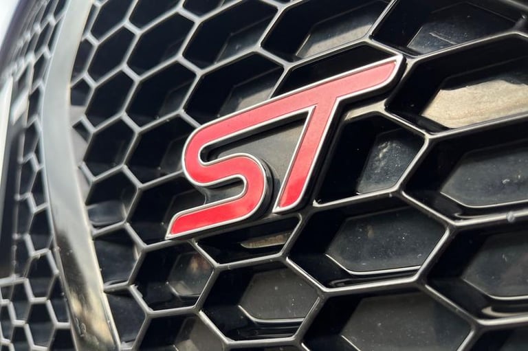 2013 Ford Focus 2.0T ST-3 5dr HATCHBACK PETROL Manual