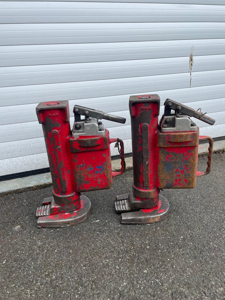 image for Hydraulic jacks