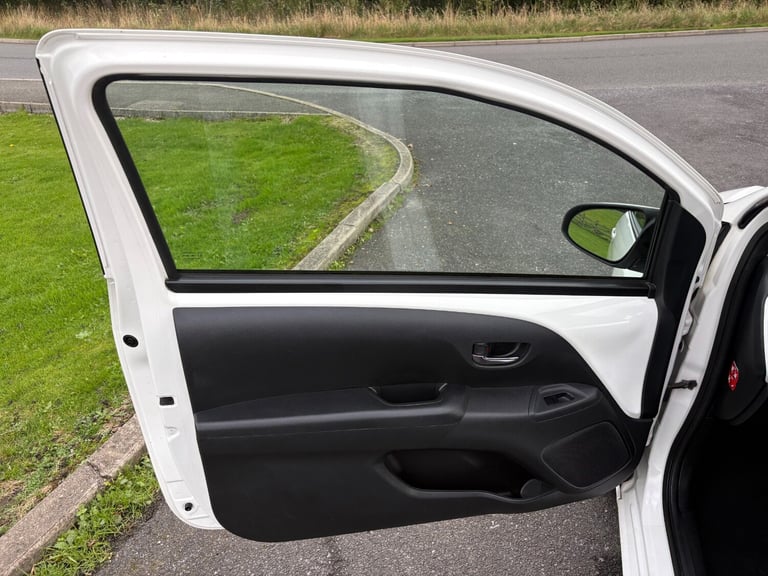 2015 Toyota AYGO 1.0 VVT-i X-Pression 3dr HATCHBACK Petrol Manual