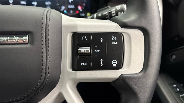 2025 Land Rover Defender 3.0 D350 X-Dynamic HSE 110 5dr Auto ESTATE DIESEL Automatic