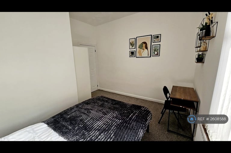 2 bedroom house in Parkfield Avenue, Manchester, M14 (2 bed) (#2608588)