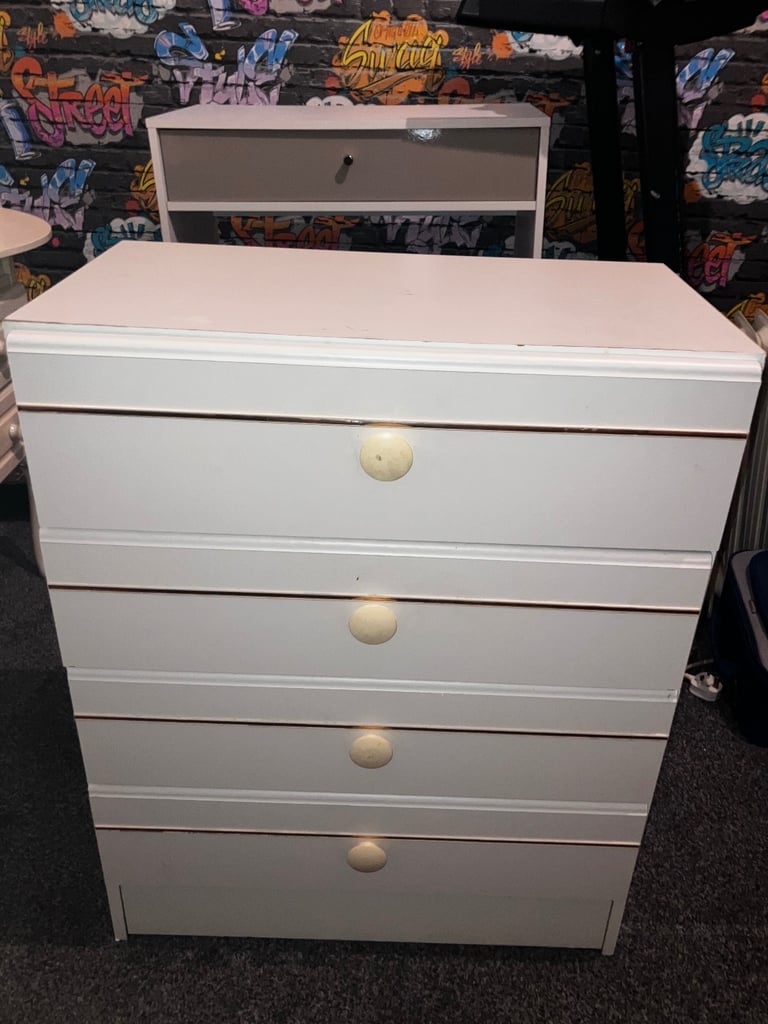 image for Drawers in white in excellent condition can deliver for a small charge