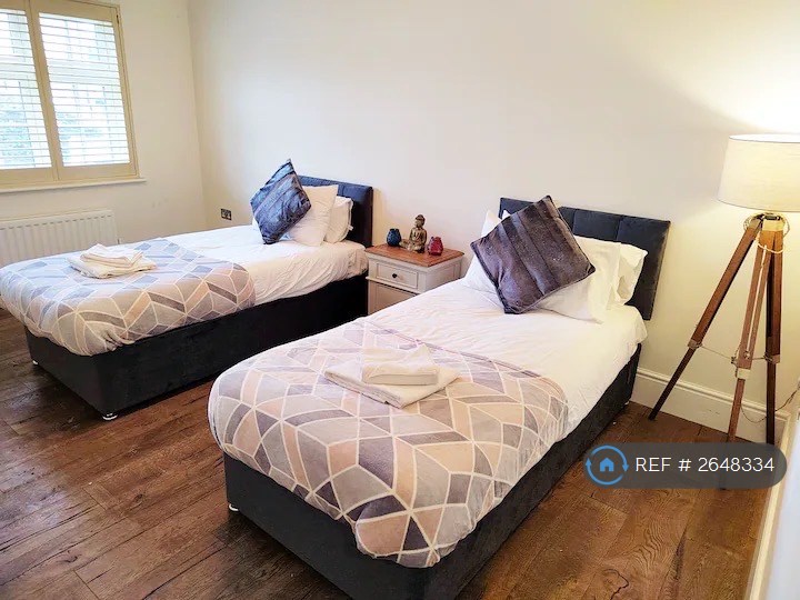 2 bedroom flat in Hauxton, Hauxton, Cambridge, CB22 (2 bed) (#2648334)