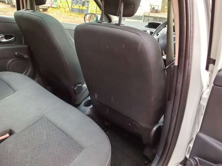 2009 Renault Clio 1.1 Clio Expression 16v 5dr Hatchback Petrol Manual