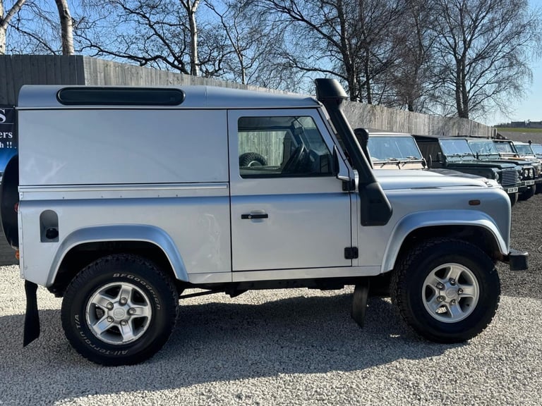 2008 Land Rover Defender 90 2.4 TDCi County Hard Top SUV 4WD SWB Euro 4 3dr PANEL VAN Diesel Manual
