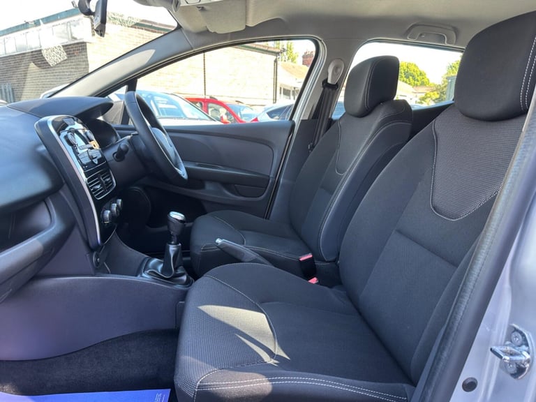 2017 Renault Clio 1.5 Play DCi 90 Diesel Manual 5 Door Hatchback Silver