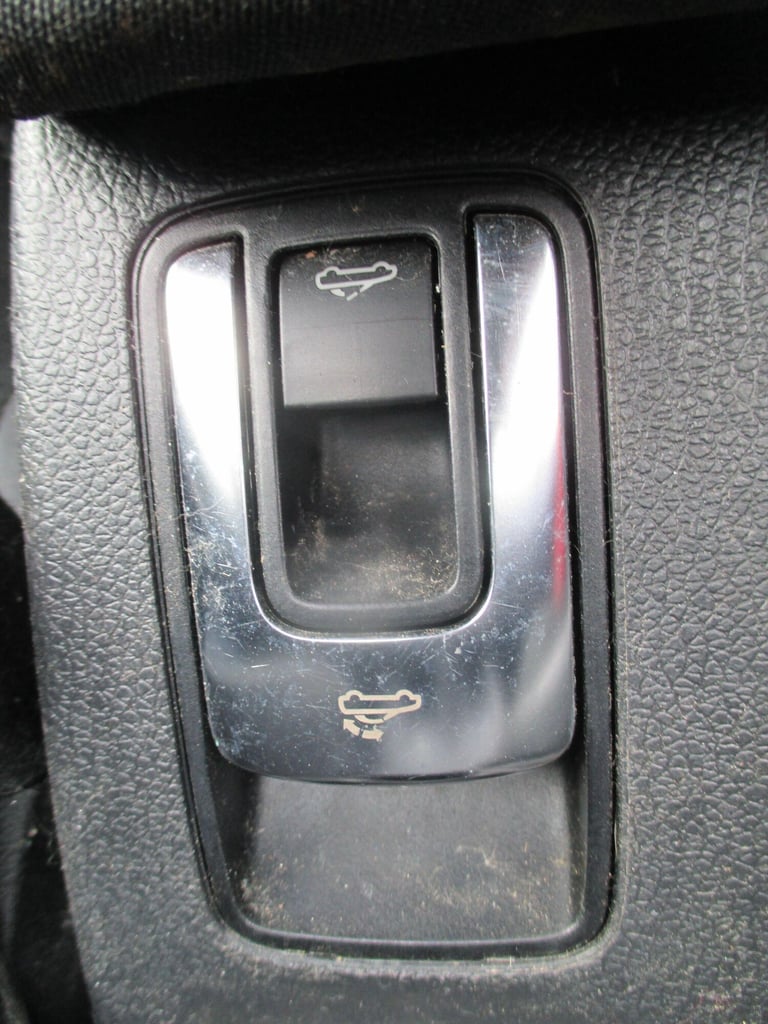 Volkswagen EOS 1.4 TSI SE Cabriolet Euro 5 2dr Petrol Manual - Image 26