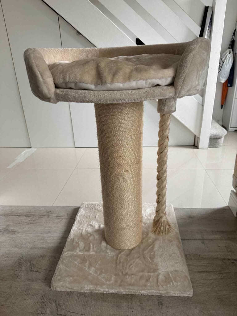 Cat Tree, with Sisal Wrapped Scratching Post - Cream