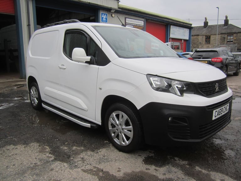 image for 2020 Peugeot Partner 1000 1.5 BlueHDi 100 Asphalt Van PANEL VAN Diesel Manual