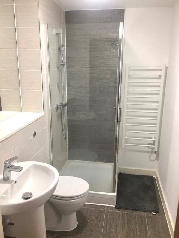 Double EnSuite Room in Penthouse w Private Rooftop Terrace