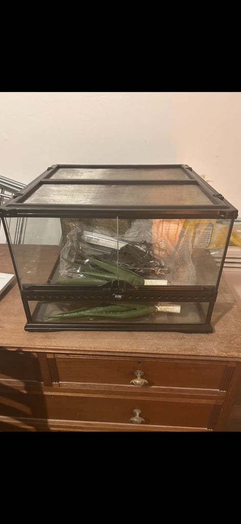 Vivarium with full accessories just add pet