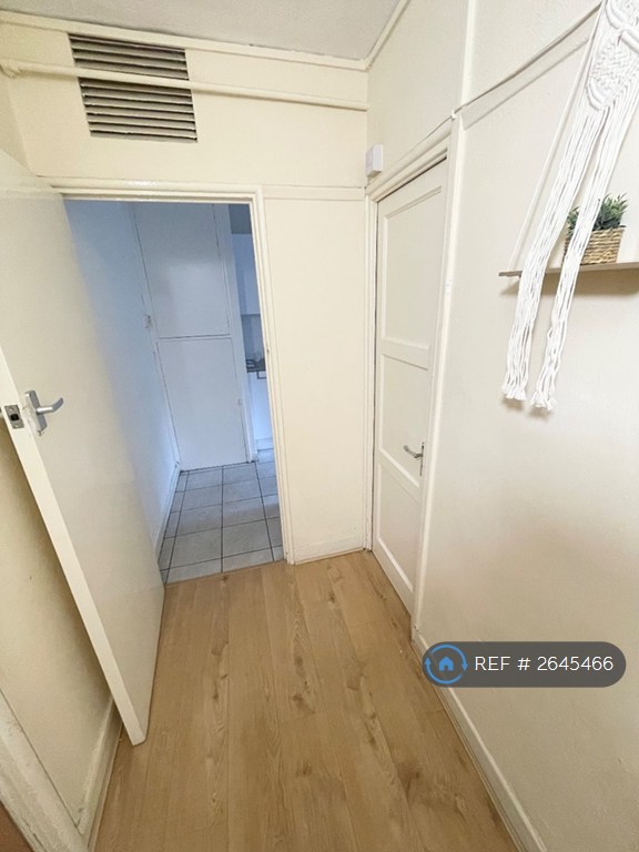1 bedroom in Shere House, London, SE1 (#2645466)