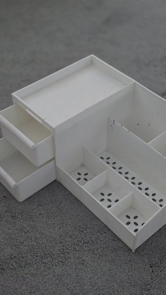 White Plastic Cosmetic Makeup Organizer Box with Drawer