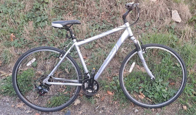 Lovely hybrid aluminium frame road bike 