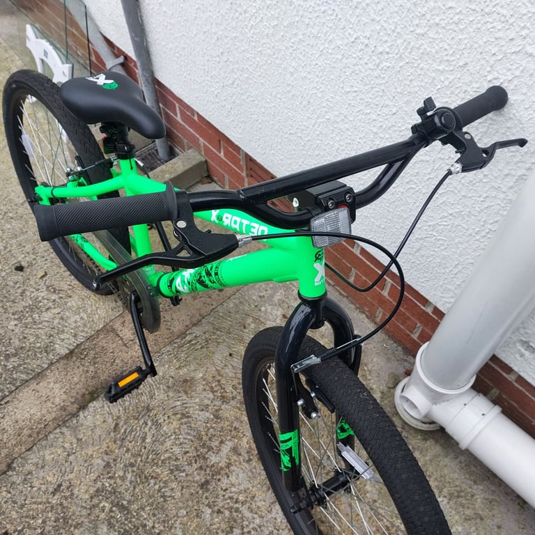 Kids bright green, X-Rated Exile mountain bike