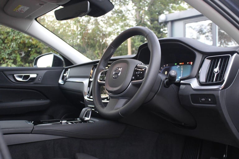 2025 Volvo V60 2.0 T6 18.8kWh Plus Auto AWD Euro 6 (s/s) 5dr ESTATE Petrol/Electric Hybrid Automatic